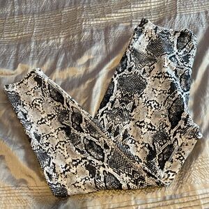 Snake print leggings